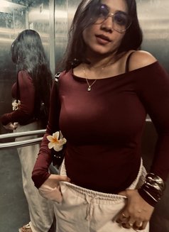 Simran - escort in Maldives Photo 2 of 2