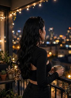 Simran - escort in Mumbai Photo 2 of 6