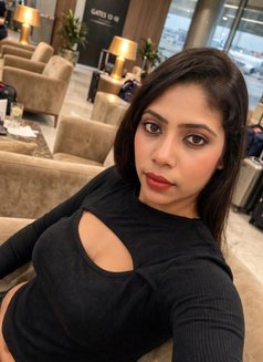 Simran - escort in Mumbai Photo 3 of 6