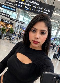 Simran - escort in Mumbai Photo 5 of 6