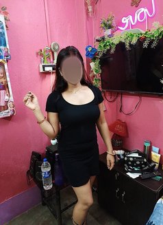 Simran - escort in Dubai Photo 9 of 9