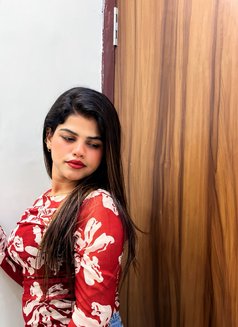 Simran - escort in New Delhi Photo 1 of 1