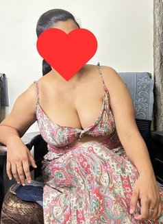 Simran - escort in Noida Photo 5 of 5