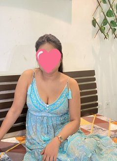 Simran - escort in Noida Photo 6 of 8
