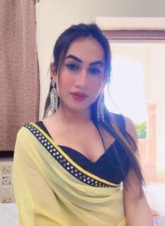 Simran - Transsexual escort in New Delhi Photo 20 of 22