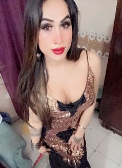 Simran - Transsexual escort in New Delhi Photo 24 of 27