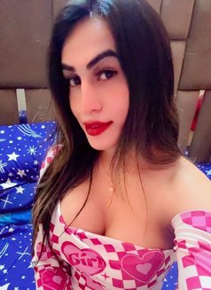 Simran - Transsexual escort in New Delhi Photo 26 of 27