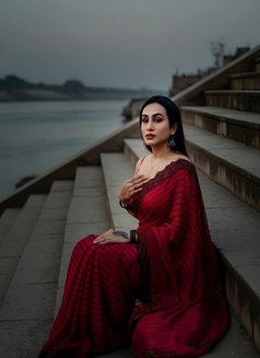 Simran - Transsexual escort in New Delhi Photo 28 of 30