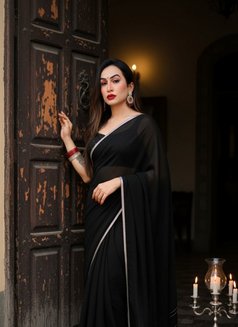 Simran - Transsexual escort in New Delhi Photo 29 of 30