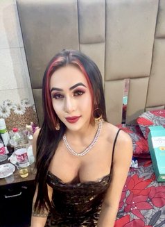 Simran - Transsexual escort in New Delhi Photo 27 of 30