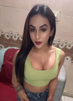 Simran - Transsexual escort in New Delhi Photo 27 of 30