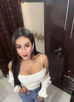Simran - Transsexual escort in New Delhi Photo 29 of 30
