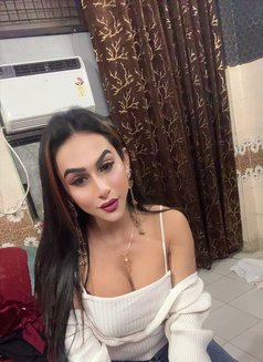 Simran - Transsexual escort in New Delhi Photo 30 of 30