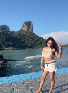 Simran - Transsexual escort in New Delhi Photo 19 of 30