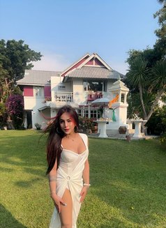 Simran - Transsexual escort in New Delhi Photo 30 of 30