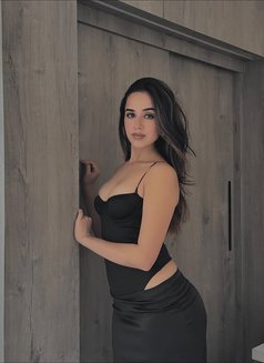 Simran Kapoor🦋 - escort in Dubai Photo 3 of 4