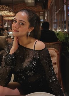 Simran Kapoor🦋 - escort in Dubai Photo 2 of 4