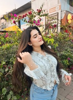 Simran Kapoor - escort in Dubai Photo 3 of 4