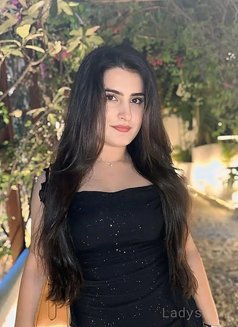 Simran Kapoor🦋 - puta in Dubai Photo 1 of 4