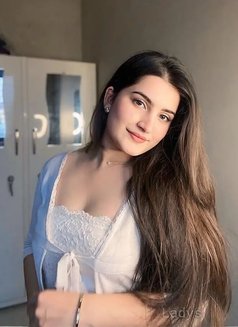 Simran Kapoor🦋 - puta in Dubai Photo 4 of 4