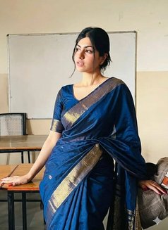 Simran Kaur 98733 Now 84431 Esscort Serv - escort in Chandigarh Photo 1 of 1