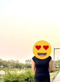 Kirti Sharma Chandigarh Escorts - puta in Chandigarh Photo 1 of 4