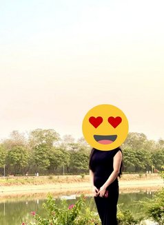 Kirti Sharma Chandigarh Escorts - puta in Chandigarh Photo 3 of 4