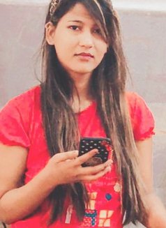Simran Kaur Escort Agency - puta in Gurgaon Photo 2 of 3