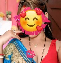 Simran Kaur - escort in New Delhi Photo 4 of 5