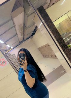 Simran Kaur - escort in New Delhi Photo 6 of 8