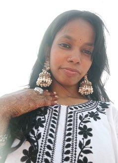 Simran Kumari - puta in New Delhi Photo 2 of 6