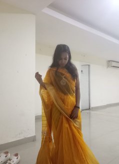 Simran Kumari - puta in New Delhi Photo 4 of 6