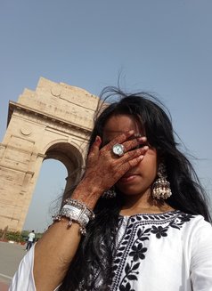 Simran Kumari - puta in New Delhi Photo 6 of 6