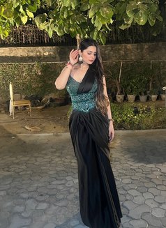 Simran Punjabi Model - escort in Ajmān Photo 1 of 4