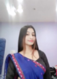 SIMRAN REAL MEET AND CAM SHOW 🤍 7 - puta in Bangalore Photo 2 of 5