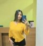 SIMRAN REAL MEET AND CAM SHOW 🤍 7 - puta in Bangalore Photo 3 of 5