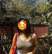 Simran ❣️real meet and cam show avilable - puta in Chennai Photo 2 of 3
