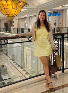 Simran cam and real meet I'm independent - puta in Chennai Photo 1 of 2