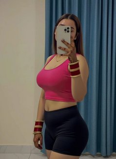 Simran (Simi) Independent Girl - puta in New Delhi Photo 5 of 6