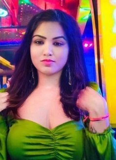 Simran Singh - masseuse in Hyderabad Photo 4 of 6