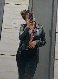 Simran Thapa HAND CASH service - escort in Kathmandu Photo 1 of 2