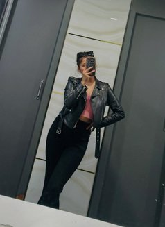 Simran Thapa HAND CASH service - escort in Kathmandu Photo 2 of 2