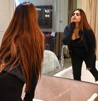 Simran With Come and Meet - puta in Hyderabad