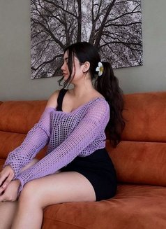 Simran — Your Premium Curvy Muse | 24×7 - escort in Mumbai Photo 3 of 5