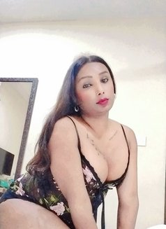 Simran69 - Transsexual escort in New Delhi Photo 3 of 5