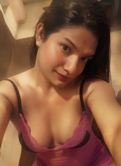 Simranhote - Transsexual escort in Mumbai Photo 3 of 7