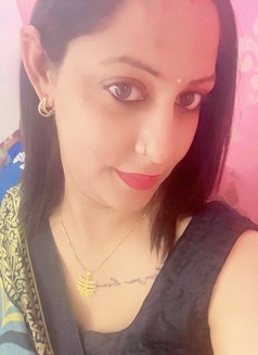 Simranjeet Kaur - escort in Noida Photo 13 of 20