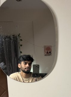 Sinchan - Acompañantes masculino in Bangalore Photo 3 of 3