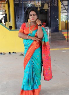 Sinchana - Transsexual escort in Bangalore Photo 2 of 2