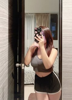 Sindi - puta in Jakarta Photo 2 of 5